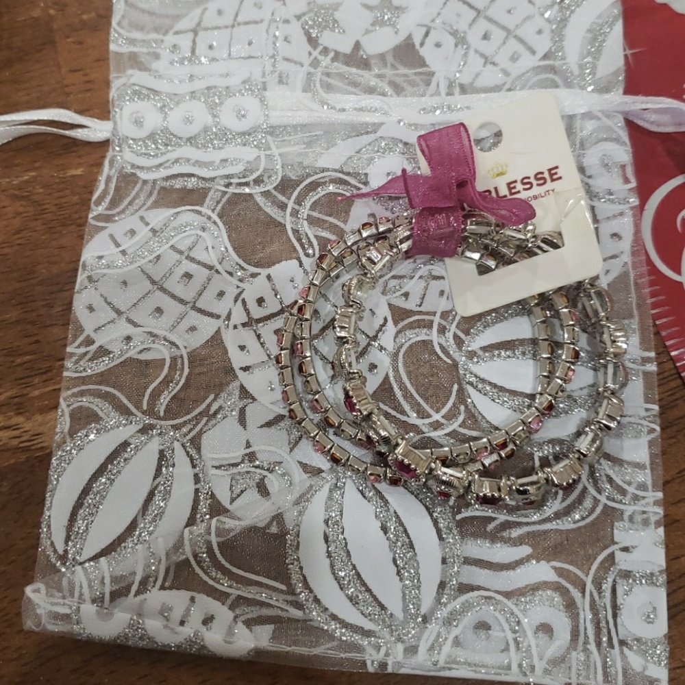 Crystal bracelet pack.